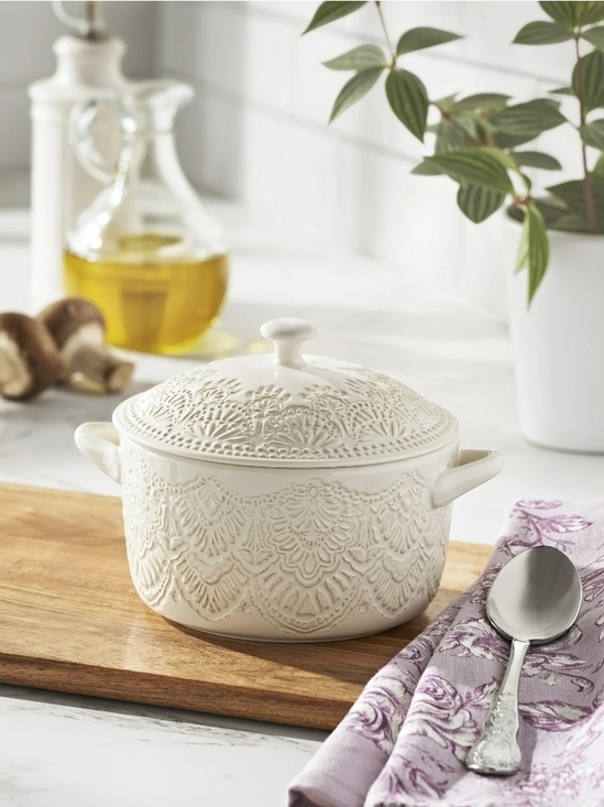The Pioneer Woman Other - The Pioneer Woman Cream Embossed Ceramic Covered Casserole Dish